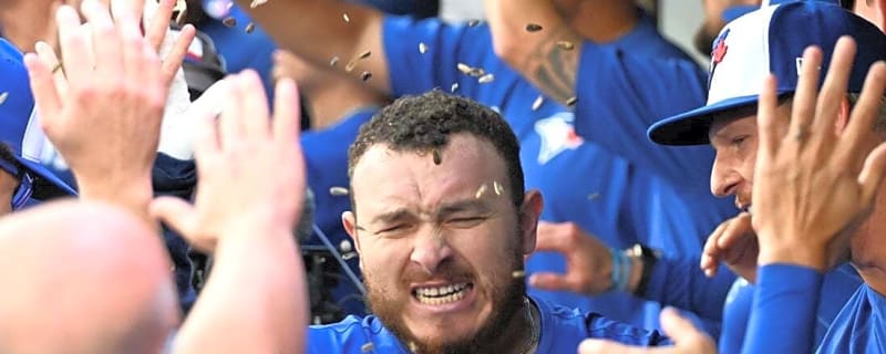 Alejandro Kirk, Blue Jays mash their way to AL East title with win over Rays