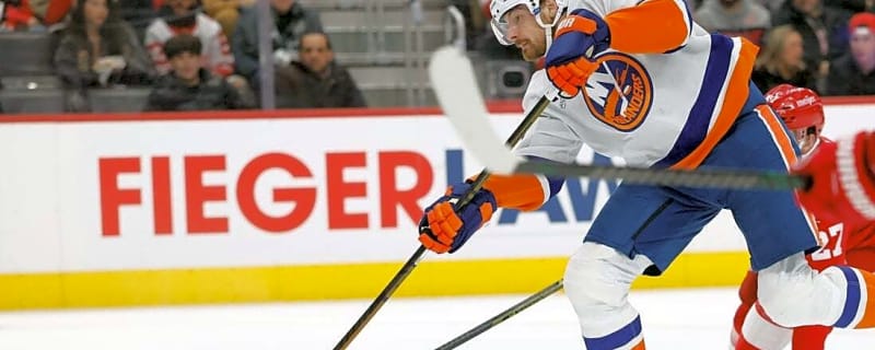 Islanders aim to continue surge vs. rebuilding Canucks