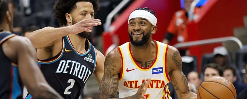 Pistons rally late, then narrowly hold off Hawks