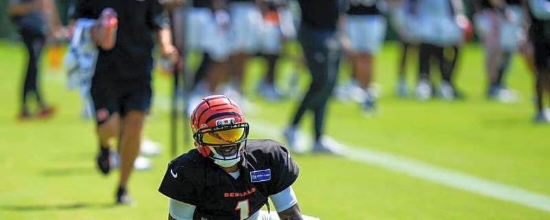 Bengals WR Ja'Marr Chase sits out practice after knee issue