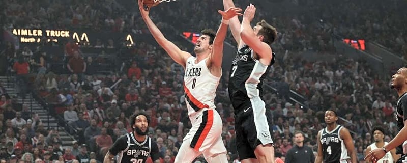Stephon Castle, Wemby-less Spurs snag series edge against Blazers
