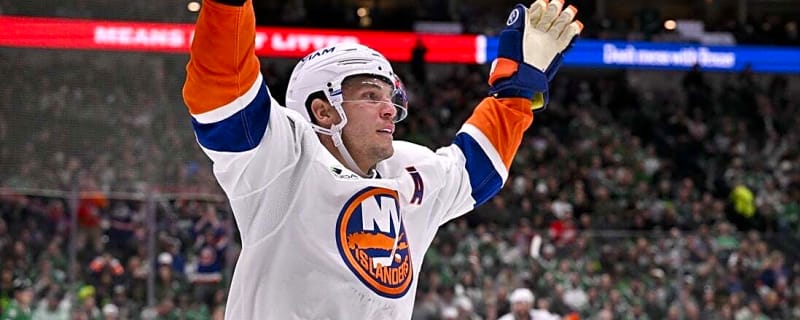 Islanders host reeling Blues after triumphant trip