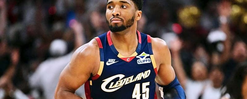 James Harden comes up clutch, as Cavs defeat Pistons