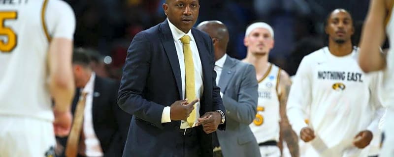 Mark Mitchell scores 22 as Missouri routs South Dakota