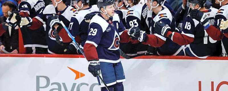 Avalanche start fast, blow out Blues for 9th consecutive win