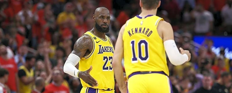 Lakers' vets paving way for series sweep over Rockets