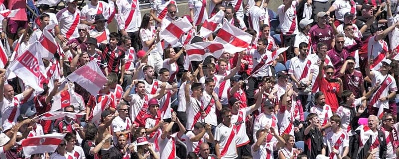 River Plate score 3 headers, dominate Urawa in Club World Cup