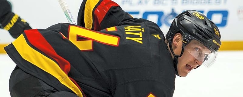 Maple Leafs deal for Canucks F Aatu Raty