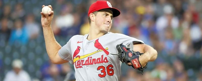 After tweak sparks win, Reds continue playoff push vs. Cardinals