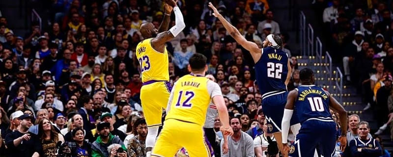 NBA roundup: LeBron James sets record, gets hurt in Lakers' loss to Nuggets