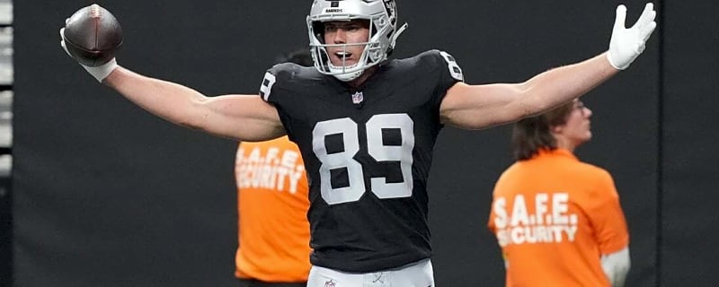 Report: Raiders placing Brock Bowers, Jeremy Chinn on IR