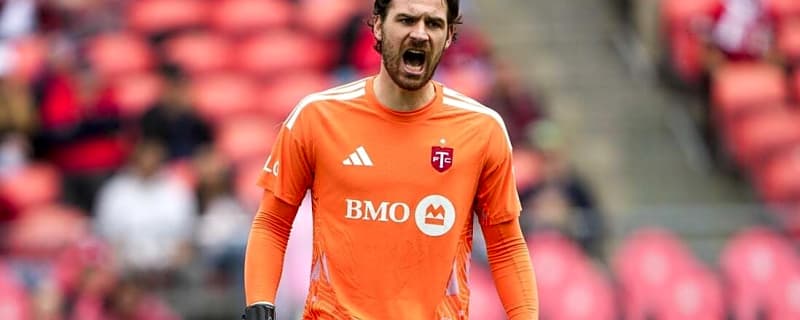 Dramatic goalkeeper goal earns Toronto FC draw with Philadelphia