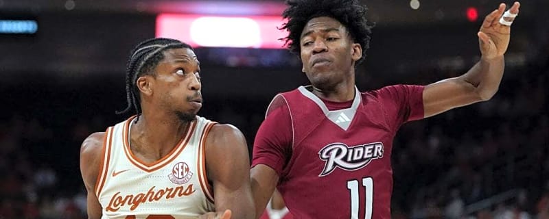 Three Longhorns top 20 points as Texas cruises past Rider