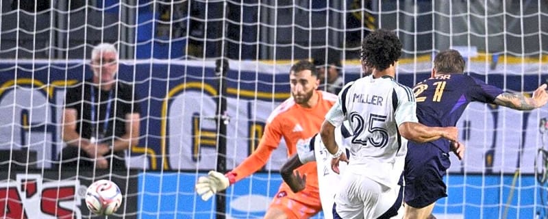 Pushing for the playoffs, Galaxy face tough roadie with Whitecaps