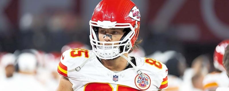 Chiefs add veteran TE Robert Tonyan to active roster