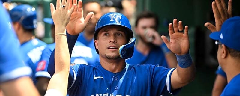 Royals hit 4 homers to avoid sweep vs. Nationals