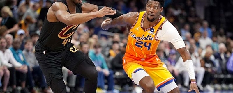 Cavaliers hold off Hornets, run winning streak to 7