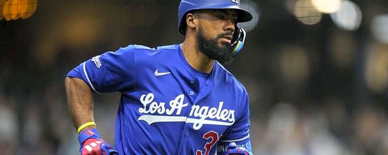 Reports: Dodgers to put Teoscar Hernandez on IL, recall Ryan Ward