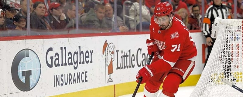 Soaring Red Wings face another hot team in Islanders