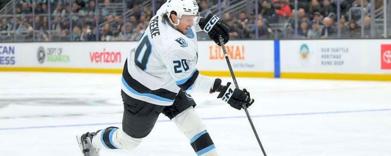 Dmitri Simashev’s first 2 career goals help Mammoth beat Lightning in OT