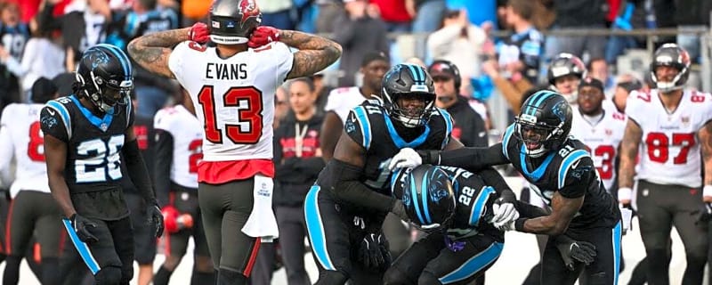 Bucs must handle Dolphins for shot at NFC South crown