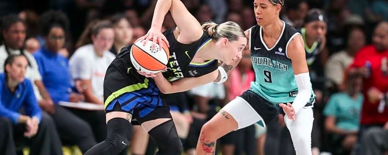 Wings star Paige Bueckers (back) expected to play vs. Liberty