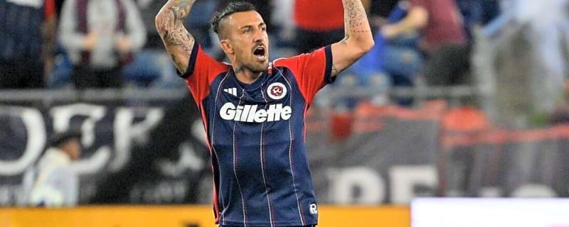 Revolution waive forwards Maxi Urruti, Luis Diaz