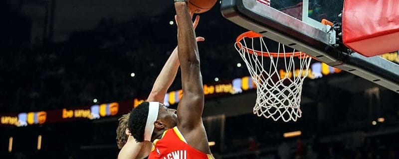 Bulls' late-fourth-quarter rally stuns Hawks