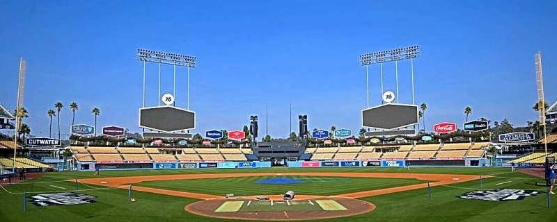 Report: Uniqlo buys naming rights at Dodger Stadium