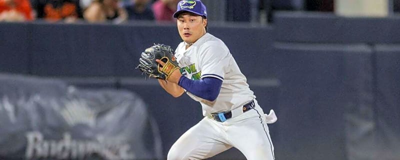 Rays SS Ha-Seong Kim (back) placed on IL