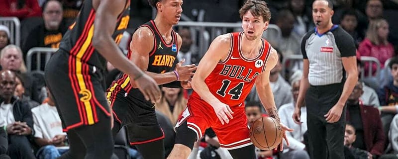 Bulls fend off Hawks in shootout, 152-150