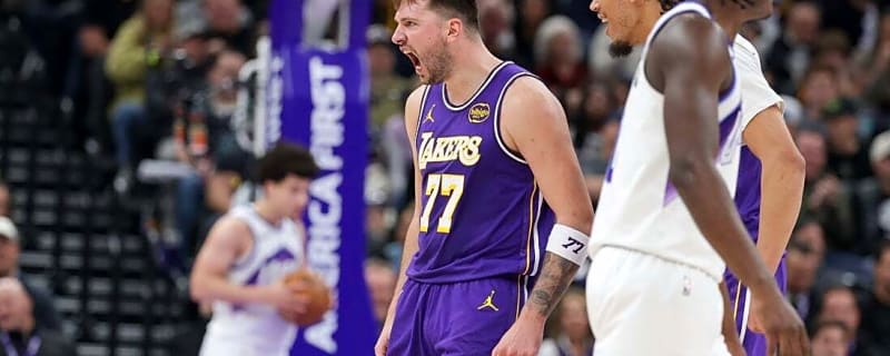 Lakers look to remain on roll vs. struggling rival Clippers