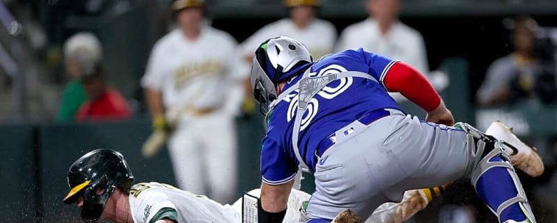 Jays pull even in top of 9th, but A's get walk-off win in bottom half