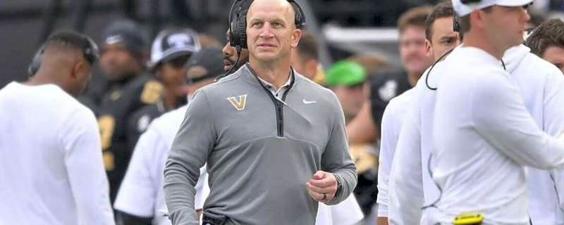 Vanderbilt's Clark Lea receives contract extension