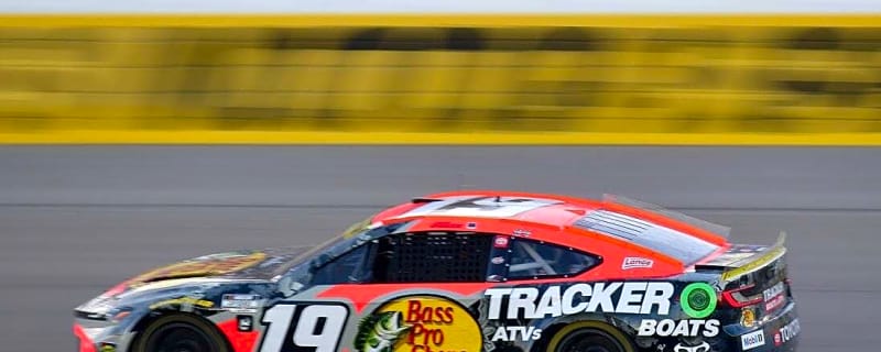 Chase Briscoe snags overtime victory at YellaWood 500