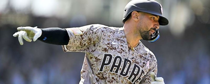 Nick Castellanos homers in 9th, Padres beat Cardinals
