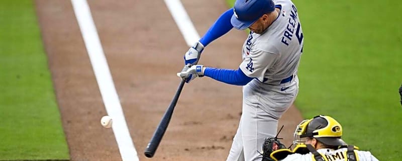 Dodgers sneak past Padres in 9th, move atop NL West