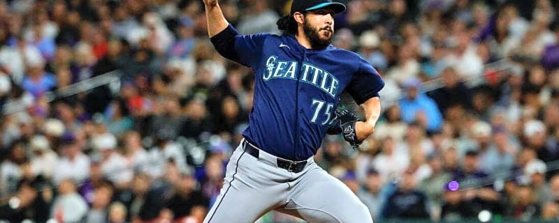 Mariners exercise Andres Munoz's 2027 option, decline two others
