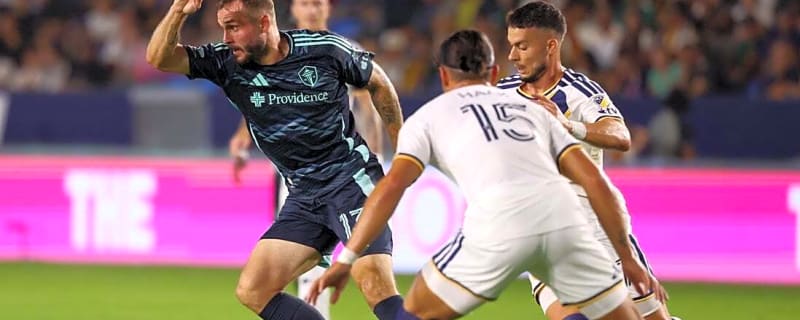 Paul Arriola’s late goal off bench helps Sounders earn draw at Galaxy