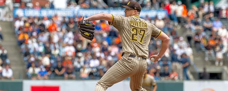 Padres blow past Giants to complete sweep