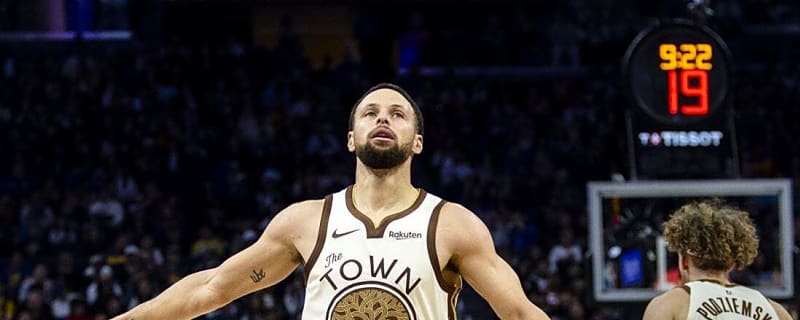 Eight Warriors score at least 10 points in win over Hornets