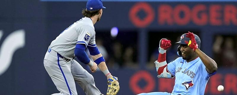 Diamondbacks claim OF Jesus Sanchez from Blue Jays