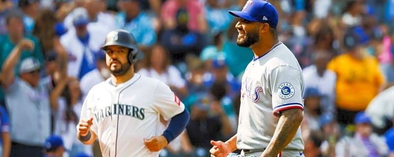Behind Jacob deGrom, Rangers seek split of series vs. Mariners