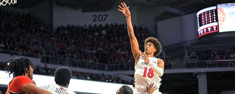 Cincinnati cruises past Oklahoma State with 3-point barrage