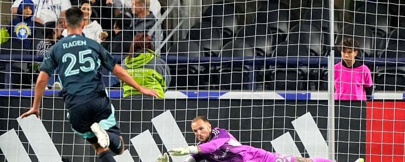 Sounders hold off late Timbers rush to notch 8th shutout of season
