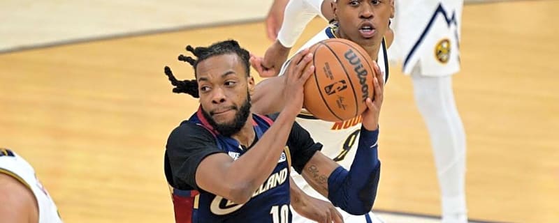 Cavaliers use late run to beat banged-up Nuggets