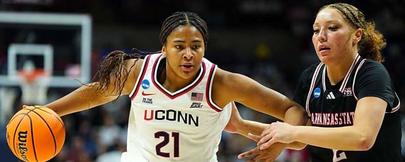 No. 1 UConn&#39;s Sarah Strong named to preseason All-America team