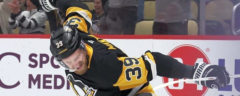 Ascending Penguins overpower slumping Red Wings