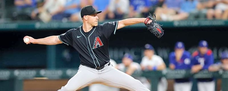 Diamondbacks place RHP Anthony DeSclafani (thumb) on 15-day injured list