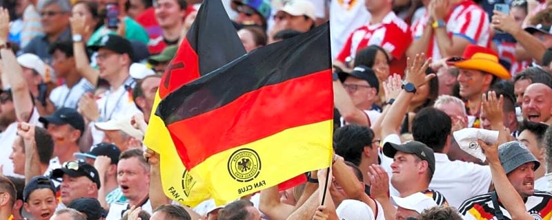 D Noahkai Banks chooses Germany over U.S.